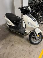 Piaggo fly loop of sloop, Ophalen, Zo goed als nieuw, Benzine, Fly