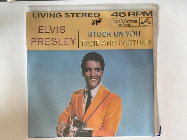 ELVIS PRESLEY: STUCK ON YOU - FAME AND FORTUNE. VG+, Cd's en Dvd's, Vinyl Singles, Gebruikt, Single, Pop, 7 inch, Ophalen of Verzenden