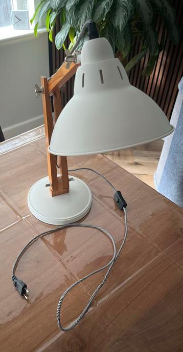 Industriële/Landelijk Lamp Wit/Hout beschikbaar voor biedingen