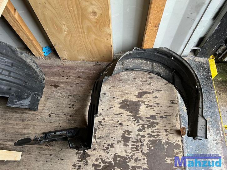 TOYOTA COROLLA E12 Rechts voor modderkuip 2001-2007, Auto-onderdelen, Carrosserie en Plaatwerk, Bumper, Toyota, Gebruikt, Ophalen of Verzenden