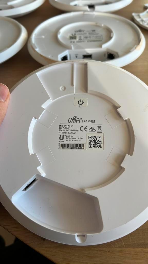 Ubiquiti UniFi AP-AC-LR (Long Range), Computers en Software, Accesspoints, Gebruikt, Ophalen of Verzenden