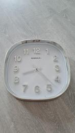 Wit Zilveren Wandklok 29cm, Ophalen of Verzenden, Zo goed als nieuw, Wandklok