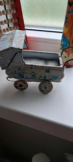 Antiek poppenwagentje, 60 jaar oud, Ophalen