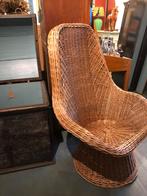 Vintage rotan kuipstoel, Huis en Inrichting, Ophalen of Verzenden, Zo goed als nieuw, Bruin, Eén