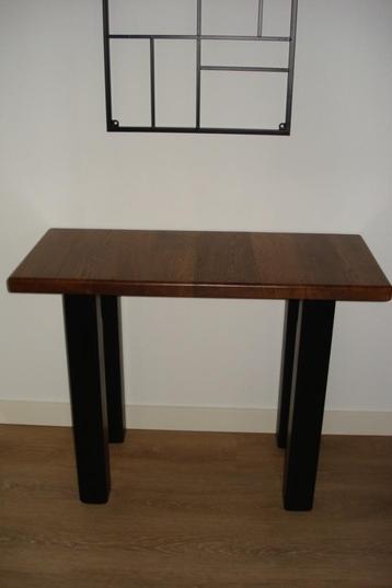 Nieuwe stoere massief eiken houten industriële sidetable beschikbaar voor biedingen
