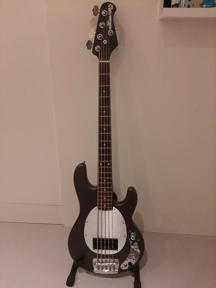 Musicman SUB5 basgitaar, Muziek en Instrumenten, Snaarinstrumenten | Gitaren | Bas, Gebruikt, 5-snarig, Ophalen