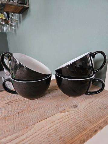 Soepkommen beschikbaar voor biedingen