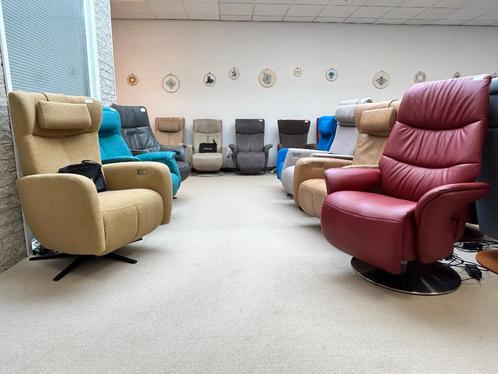 Tweedehands goedkope relax fauteuil en sta op stoelen voorra, Huis en Inrichting, Fauteuils, Zo goed als nieuw, 50 tot 75 cm, 75 tot 100 cm