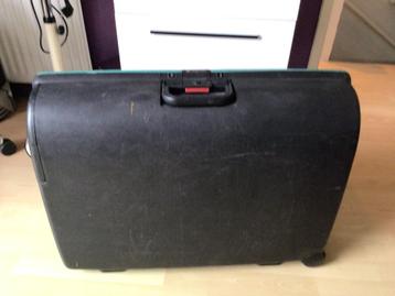 Te koop: 2 Delsey Carlton koffers en beautycase beschikbaar voor biedingen