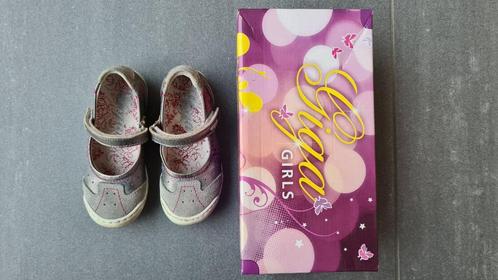 Giga Girls zilveren leren schoenen met klittenband mt 25, Kinderen en Baby's, Kinderkleding | Schoenen en Sokken, Zo goed als nieuw