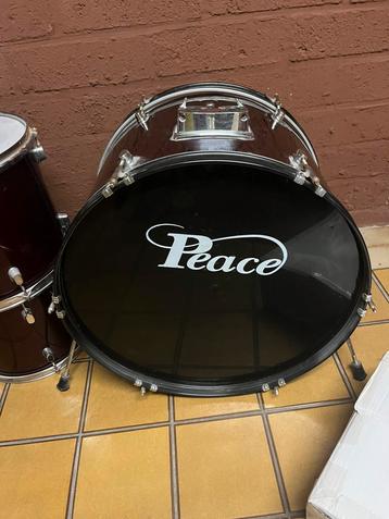 Drumstel. Peace . Bestaande uit 4 trommels  beschikbaar voor biedingen