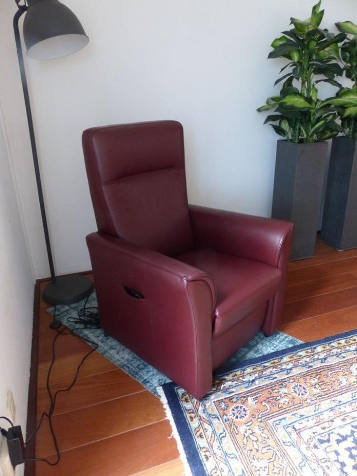 LEDEREN ELEKTRISCHE STA-OP RELAX-FAUTEUIL, Huis en Inrichting, Fauteuils, Zo goed als nieuw, Leer, 75 tot 100 cm, 75 tot 100 cm