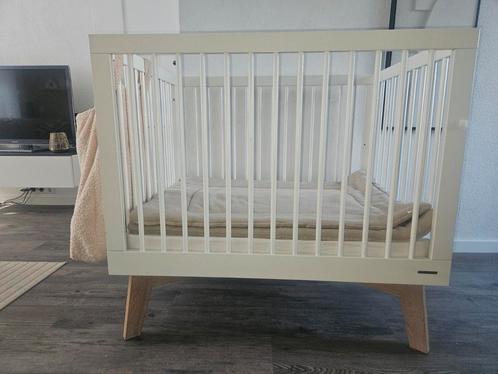 Kidsmill Sixties Box Wit Mat / Naturel, Kinderen en Baby's, Boxen, Zo goed als nieuw, Boxkleed, Ophalen