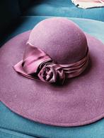 2 Dameshoeden, aubergine en blauw met donkerpaars, Ophalen of Verzenden, Zo goed als nieuw, One size fits all