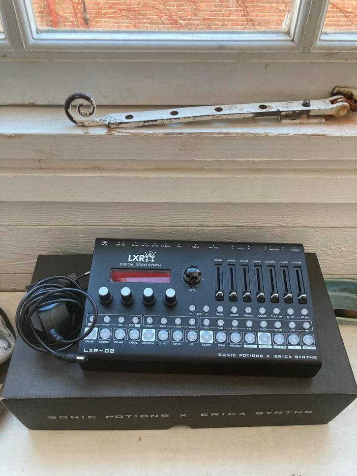 Erica Synths LXR-02 Drum Synth, Muziek en Instrumenten, Drumcomputers, Zo goed als nieuw, Overige merken, Ophalen of Verzenden