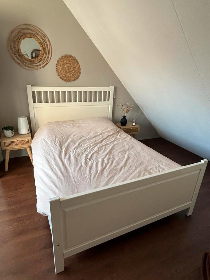 Ikea Hemnes bed 140x200 met lattenbodem, Huis en Inrichting, Slaapkamer | Bedden, Gebruikt, Tweepersoons, 140 cm, 200 cm, Hout