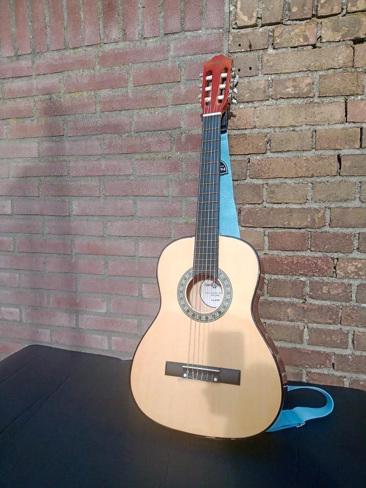Kinder gitaar 3/4 gitaar met metalen snaren, Muziek en Instrumenten, Snaarinstrumenten | Gitaren | Akoestisch, Zo goed als nieuw
