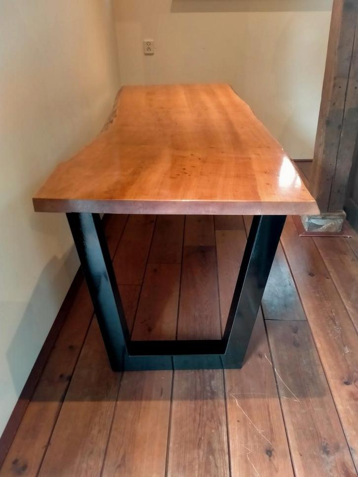 Boomstam tafel met ijzeren U poten, Huis en Inrichting, Tafels | Eettafels, Nieuw, 50 tot 100 cm, Vijf personen of meer, Rechthoekig
