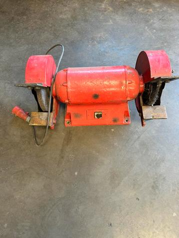 Zeer zware slijpmachine. 400 V beschikbaar voor biedingen