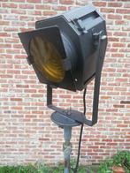 Oude theaterlamp met statief., Ophalen