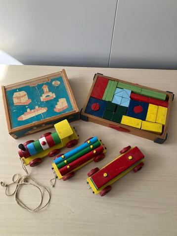 Vintage houten kinderspeelgoed, van ‘vroeger’ beschikbaar voor biedingen