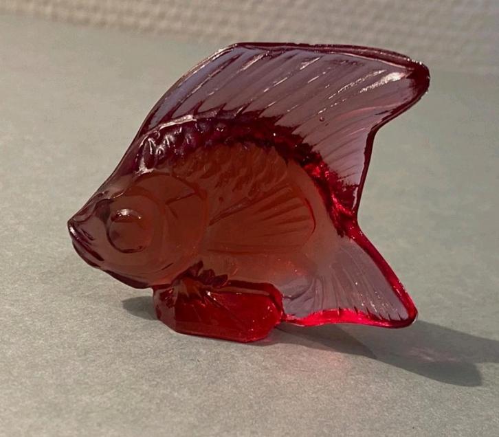 Lalique Robijnrode Kristalvis, Antiek en Kunst, Antiek | Glas en Kristal, Ophalen of Verzenden