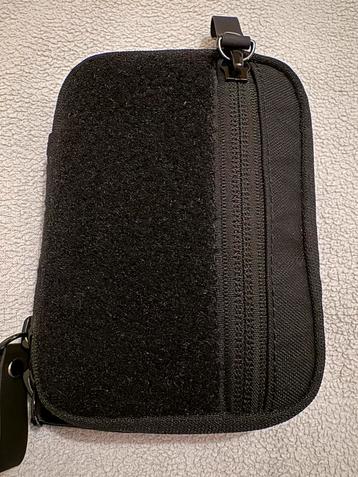 Alpaka hub pouch, met hook and loop beschikbaar voor biedingen