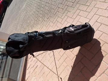 Zwarte standbag in nieuwstaat.  Plus Mizuno standbag  beschikbaar voor biedingen
