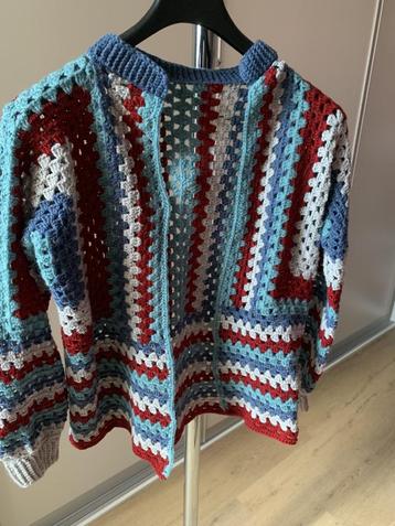 Nieuw hand gehaakt Hexagonvest, voor maten zie foto’s. beschikbaar voor biedingen