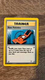 Pokémon card Trainer New Pokédex 95/111 1995, Hobby en Vrije tijd, Verzamelkaartspellen | Pokémon, Losse kaart, Verzenden