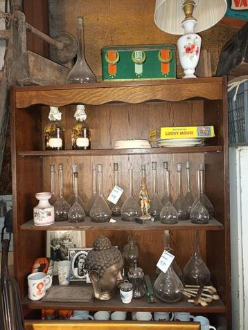 Vintage laboratorium glaswerk (gebruikt) beschikbaar voor biedingen
