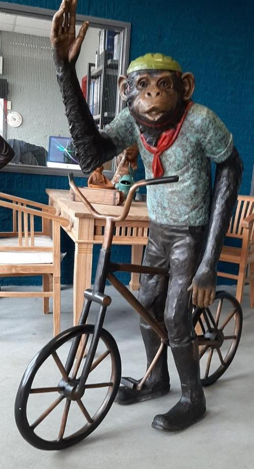Bronzen beeld van een aap op een fiets, Antiek en Kunst, Kunst | Beelden en Houtsnijwerken, Ophalen of Verzenden