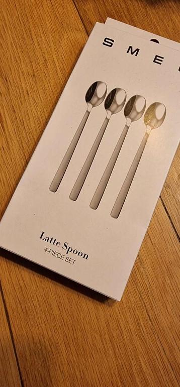 NIEUW - Latte spoon smeg  beschikbaar voor biedingen
