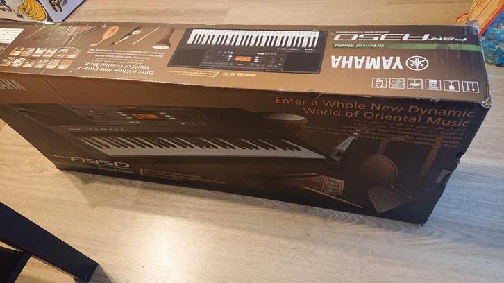 Yamaha PSR-A350 Oriental Keyboard - Nieuwstaat!, Muziek en Instrumenten, Keyboards, Zo goed als nieuw, 61 toetsen, Yamaha, Ophalen of Verzenden
