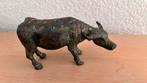 Bronzen beeld van een stier., Ophalen