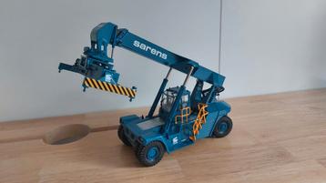 Sarens reach stacker  beschikbaar voor biedingen