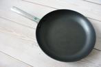 Ronde aluminium koekenpan 29 cm van BK, Huis en Inrichting, Keuken | Potten en Pannen, Gebruikt, Keramische plaat, Aluminium, Ophalen of Verzenden
