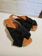 Slippers dames maat 36 Nieuw Macarena, Kleding | Dames, Schoenen, Ophalen of Verzenden, Nieuw, Slippers