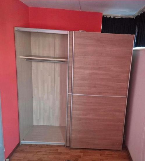 Mooie Ikea kledingkast met hanggedeelte en legplanken., Huis en Inrichting, Kasten | Kledingkasten, Zo goed als nieuw, 150 tot 200 cm