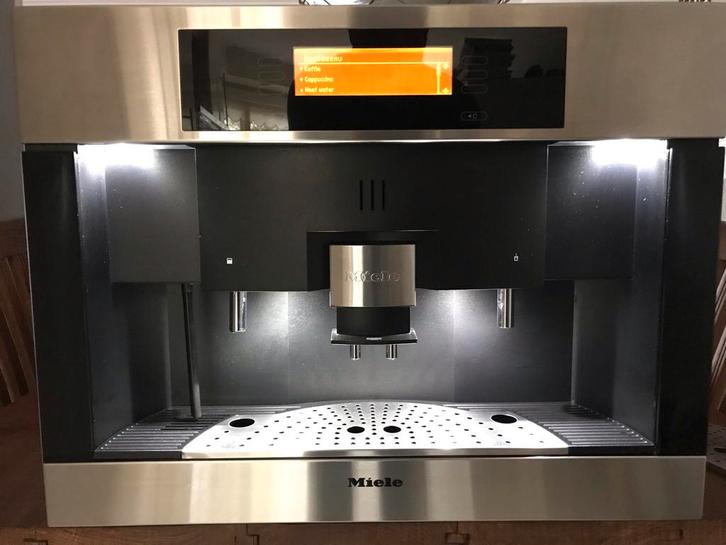 Miele Inbouw Koffiemachine CVA4085, Witgoed en Apparatuur, Koffiezetapparaten, Gebruikt, Gemalen koffie, Espresso apparaat, 2 tot 4 kopjes