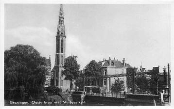 (300-301-031) Groningen Oosterbrug met St Josefkerk beschikbaar voor biedingen