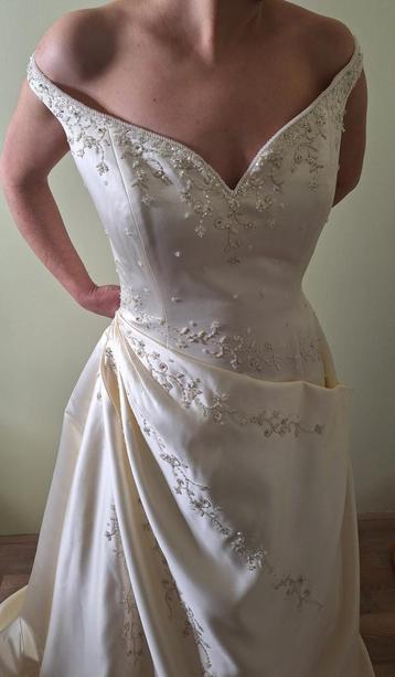 Trouwjurk Pronovias 42/L beschikbaar voor biedingen