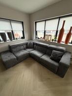 Te koop: Hoekbank met elektrisch verstelbare ligstand., Huis en Inrichting, Banken | Complete zithoeken, Ophalen, Zo goed als nieuw