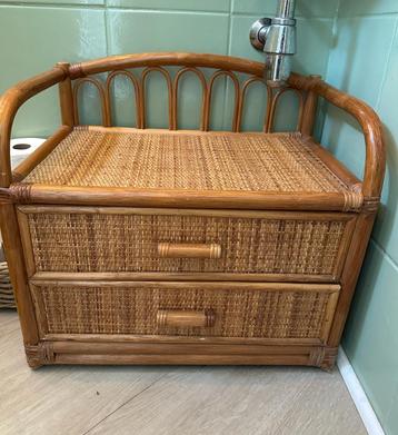 Vintage rotan bamboe (badkamer)kastje met lades beschikbaar voor biedingen