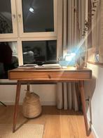 Bureau - Notenhout - Scandinavische stijl, Huis en Inrichting, Bureaus, Ophalen