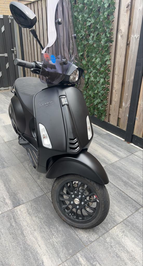 Vespa Sprint Notte - 5500km - Zwart, Fietsen en Brommers, Scooters | Yamaha, Gebruikt, Overige modellen, Maximaal 25 km/u, Benzine