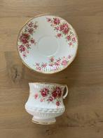 Kop en schotel Engels met rode bloemen, Antiek en Kunst, Antiek | Servies los, Ophalen of Verzenden
