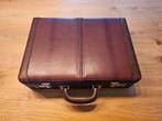 Roodbruine leren attache koffer, Sieraden, Tassen en Uiterlijk, Koffers, Ophalen of Verzenden, Zo goed als nieuw, Leer, Minder dan 50 cm