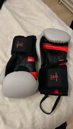 Boxing gloves, Sport en Fitness, Ophalen, Zo goed als nieuw