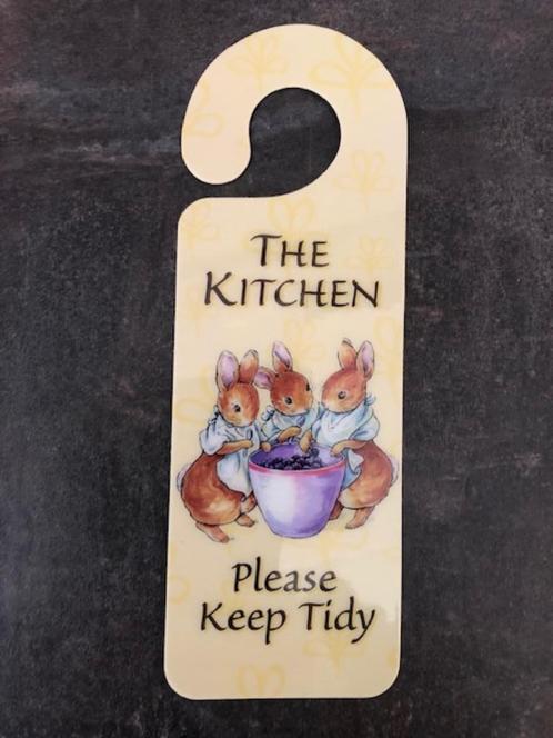 Beatrix Potter Deur Hanger Flopsy Bunnies, Nieuw, Verzamelen, Beelden en Beeldjes, Nieuw, Dier, Ophalen of Verzenden